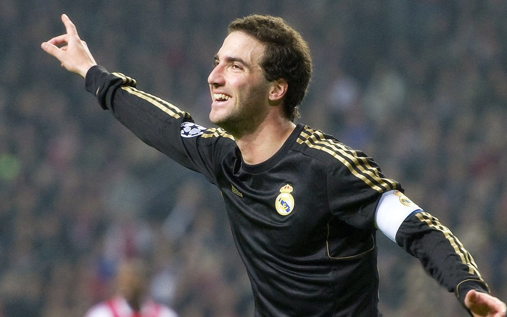 巴萨客场小胜，稳步迈向争冠行列，巴萨小将